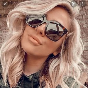 Diff Bella Polarized Sunglasses